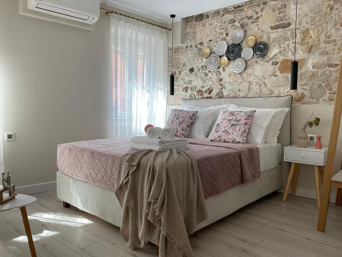 Biscoutsis Old Town Apartment *